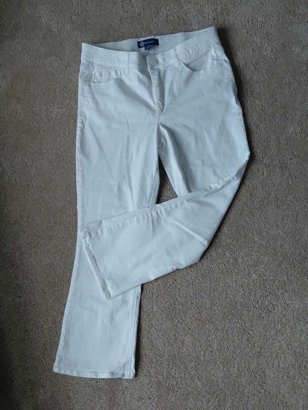 Democracy White Itty Bitty Bootcut Jeans